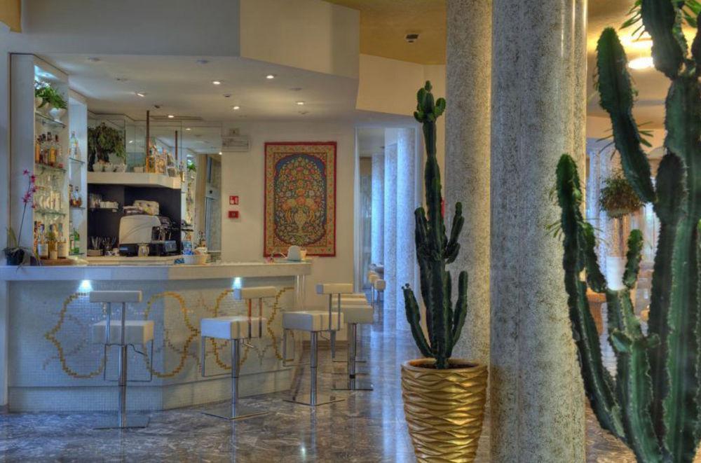 American Hotel 3*
