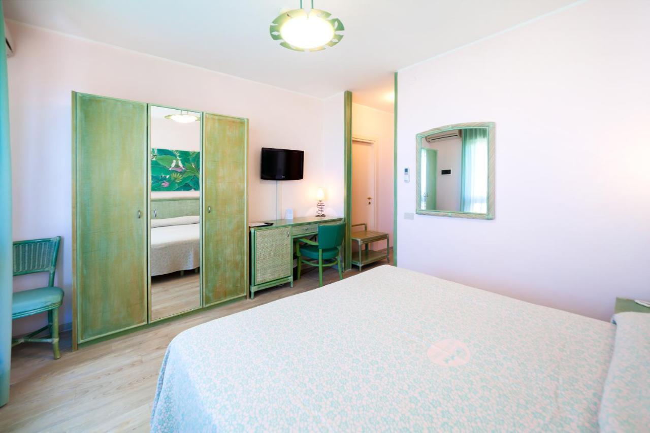 American Hotel